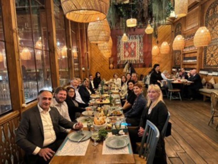 Armenia dinner 900